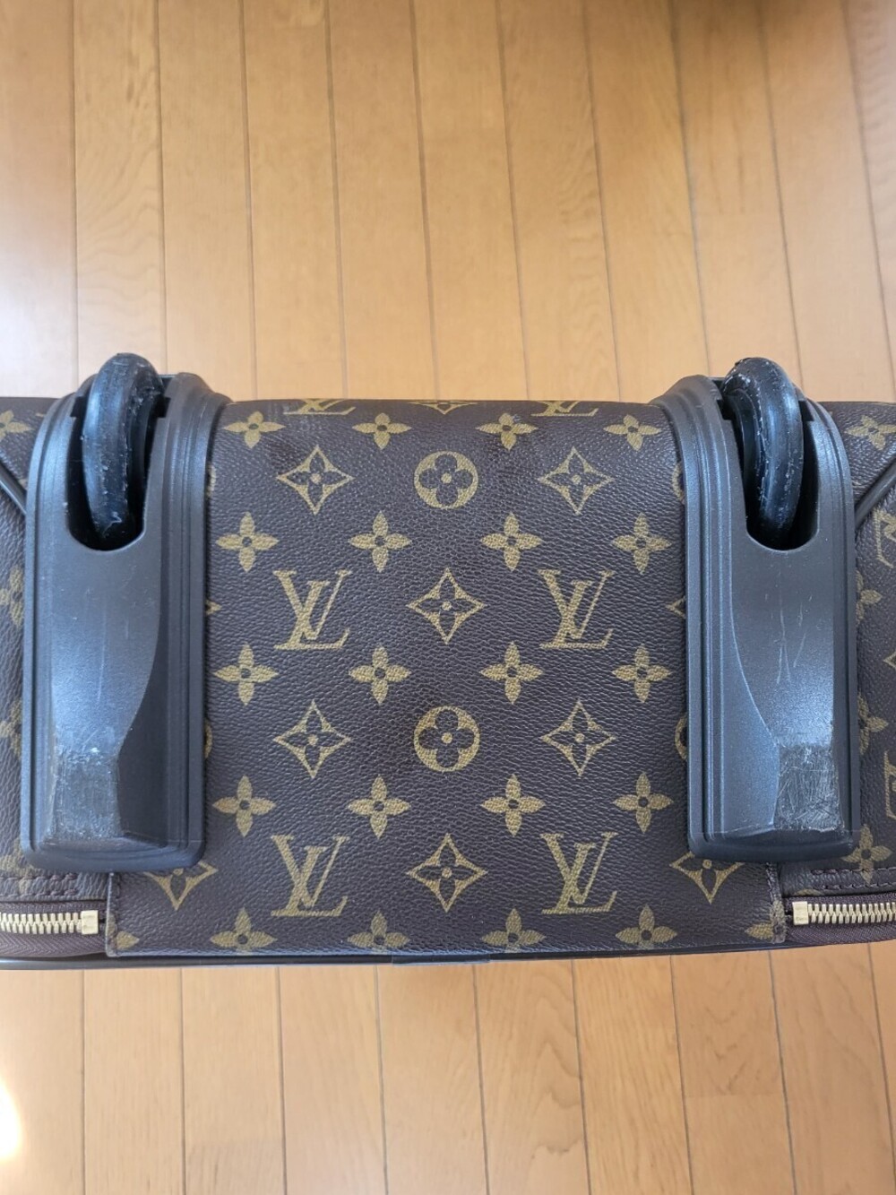 Louis Vuitton Vegas Monogram Carry on Suit case - Picture 7 of 10